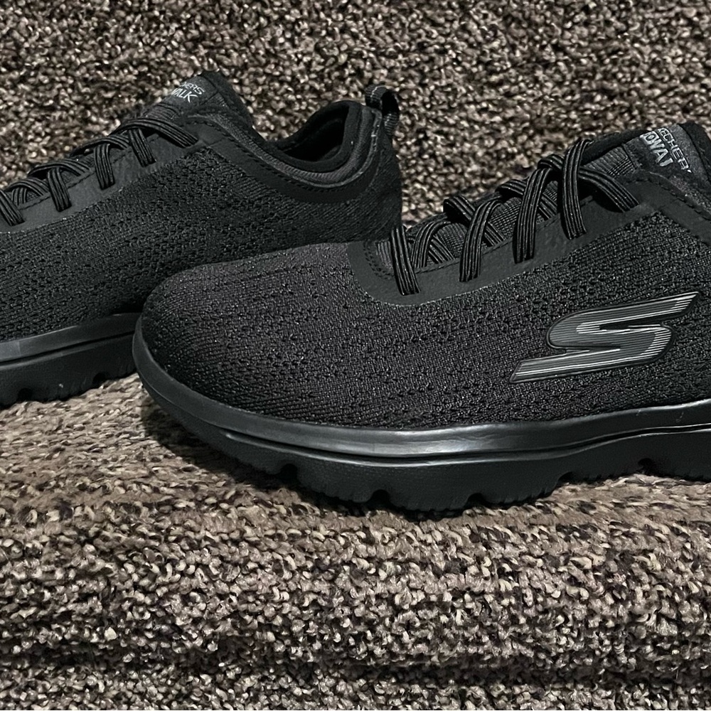 Skechers